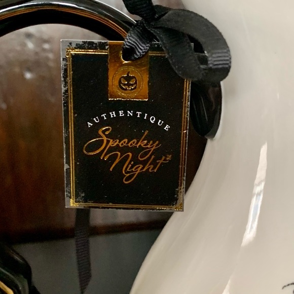 Spooky Night Dapper Skeletons 88oz Halloween Pitcher Skulls Flowers Crow - Picture 15 of 16